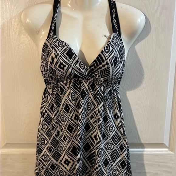 Pink Republic Black and White Camisole - Picture 2 of 5